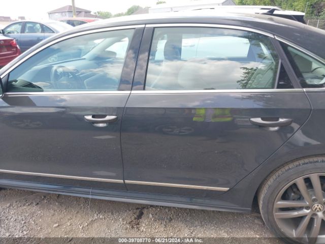 1VWDT7A33HC012824 Volkswagen Passat 1.8t R-line