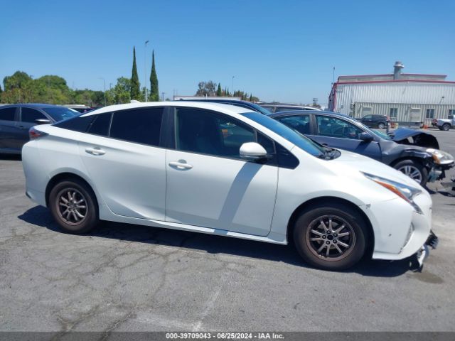 JTDKARFU3G3517127 Toyota Prius Three Touring