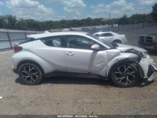 NMTKHMBX3JR015947 Toyota C-HR XLE
