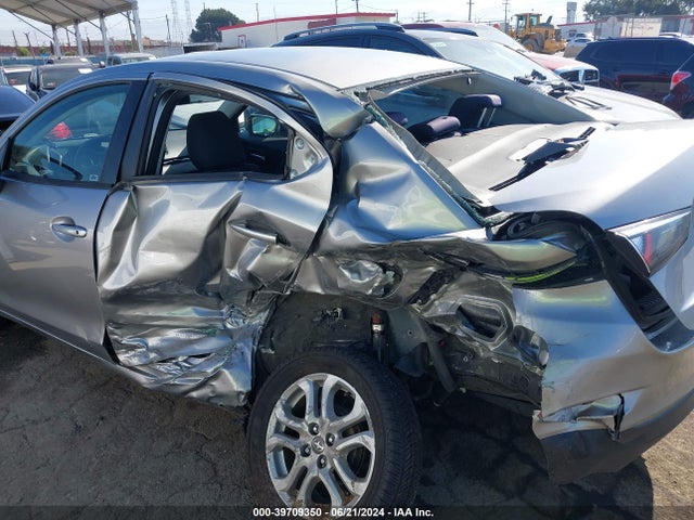 Scion IA 2016 3MYDLBZV3GY113753 Image 6
