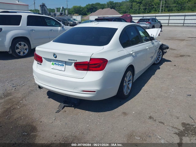 BMW 320i 2018 WBA8E1G54JNU90441 Image 4
