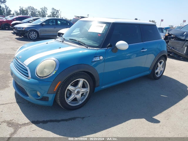 2007 MINI COOPER WMWMF33527TT59204 Photo 1