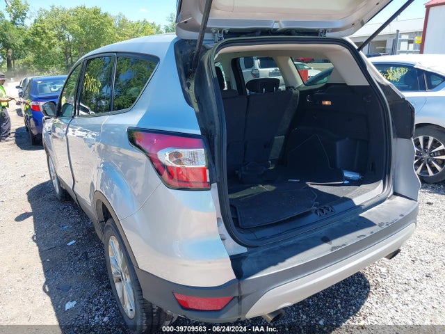 Ford ESCAPE SE 2017 1FMCU0GD0HUC63048 Image 3