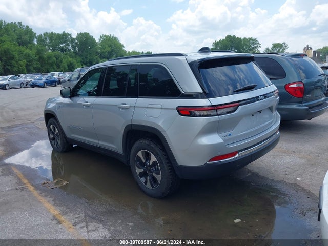 Jeep Grand Cherokee 4xe 2024 1C4RJYB6XRC132392 Image 3