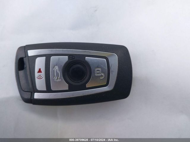 WBA8E1G36HNU15846 BMW 320i