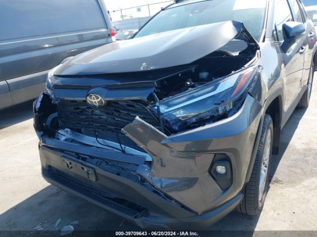 2T3C1RFV2RW303677 Toyota Rav4 Xle Premium