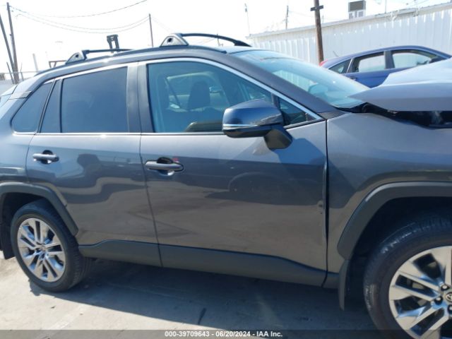 2T3C1RFV2RW303677 Toyota Rav4 Xle Premium