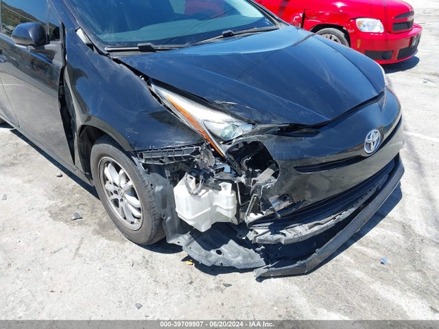 Toyota Prius Two 2016 JTDKBRFU4G3020598 Image 6