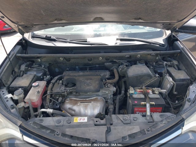 Toyota RAV4 LE 2017 JTMZFREV6HJ106456 Image 10