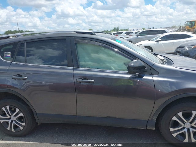Toyota RAV4 LE 2017 JTMZFREV6HJ106456 Image 13
