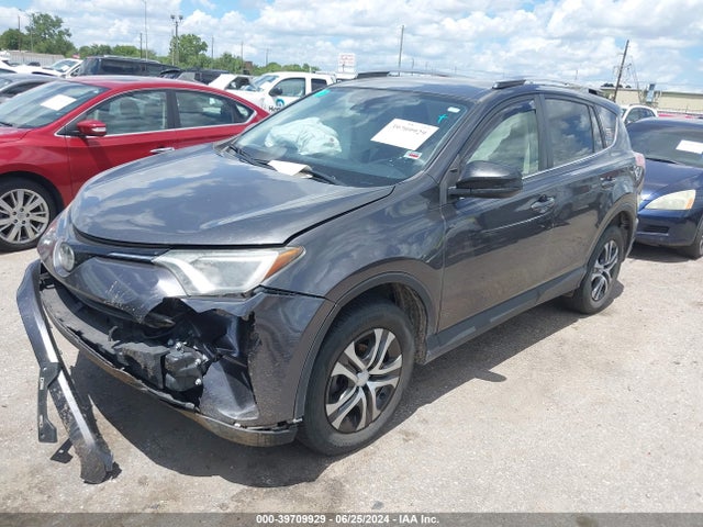 Toyota RAV4 LE 2017 JTMZFREV6HJ106456 Image 2