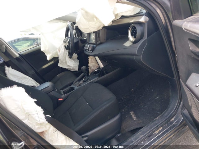 Toyota RAV4 LE 2017 JTMZFREV6HJ106456 Image 5