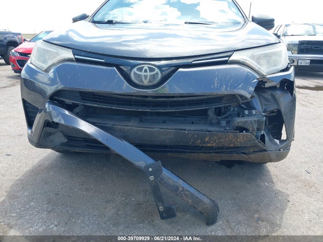 Toyota RAV4 LE 2017 JTMZFREV6HJ106456 Image 6