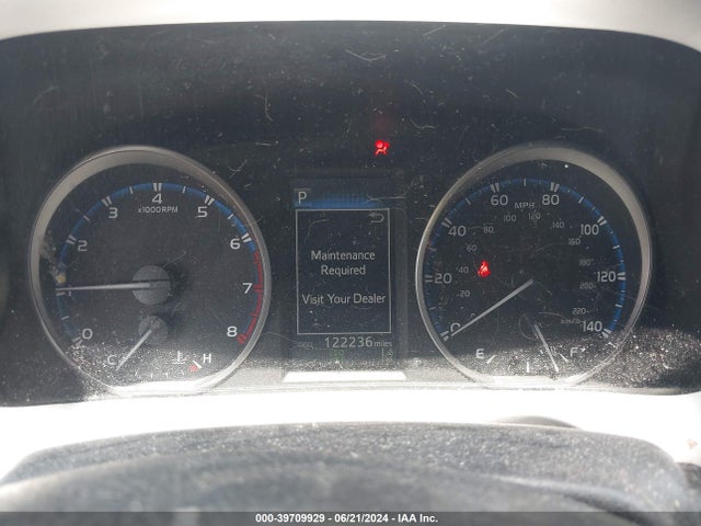 Toyota RAV4 LE 2017 JTMZFREV6HJ106456 Image 7