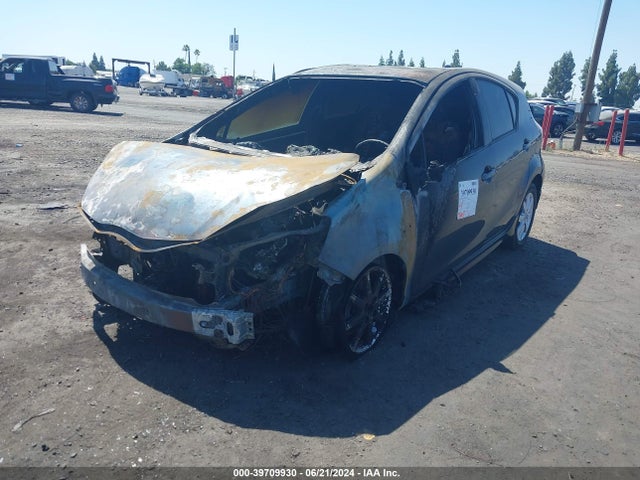 Toyota Prius C Two 2017 JTDKDTB3XH1596021 Image 2