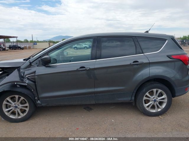 1FMCU9GD6KUB55786 Ford ESCAPE SE