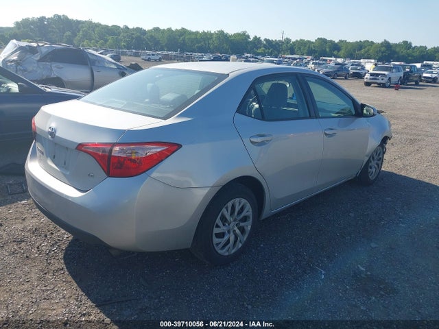 Toyota COROLLA LE 2018 2T1BURHE8JC041033 Image 4