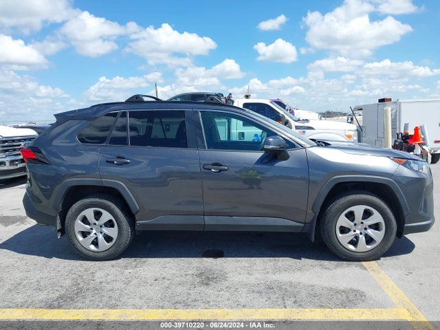 Toyota RAV4 LE 2019 2T3G1RFV6KC020868 Image 13