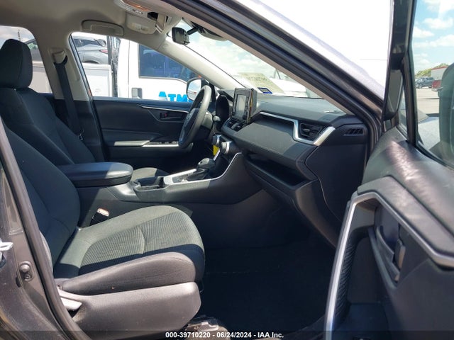 Toyota RAV4 LE 2019 2T3G1RFV6KC020868 Image 5