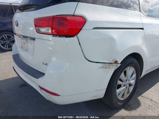KIA SEDONA LX 2017 KNDMB5C17H6243942 Image 6