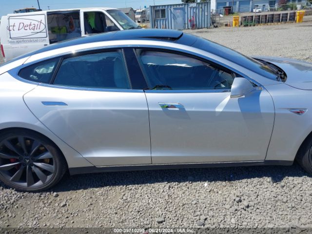 5YJSA1H21EFP63302 Tesla Model S P85d