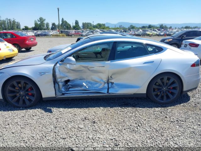 5YJSA1H21EFP63302 Tesla Model S P85d