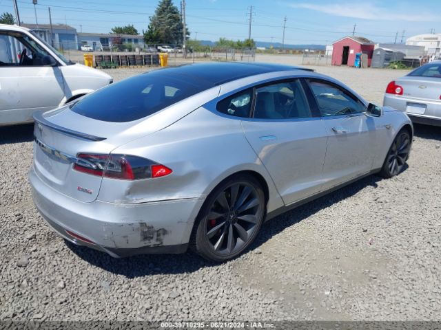 5YJSA1H21EFP63302 Tesla Model S P85d