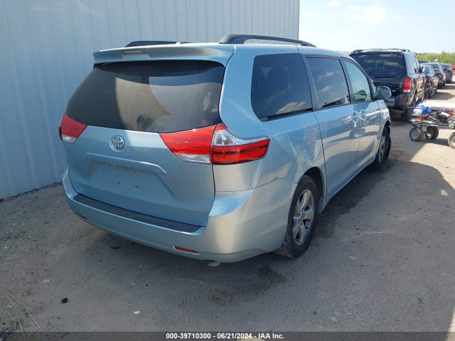 Toyota Sienna Le 8 Passenger 2015 5TDKK3DC7FS590177 Image 4