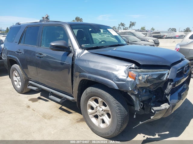 Toyota 4RUNNER SR5 2020 JTEZU5JRXL5225633 Image 1