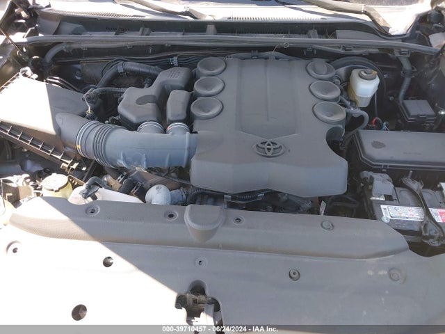 Toyota 4RUNNER SR5 2020 JTEZU5JRXL5225633 Image 10