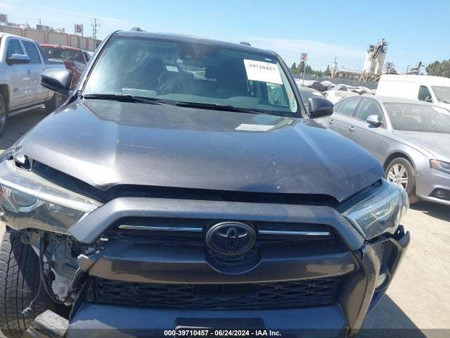Toyota 4RUNNER SR5 2020 JTEZU5JRXL5225633 Image 12