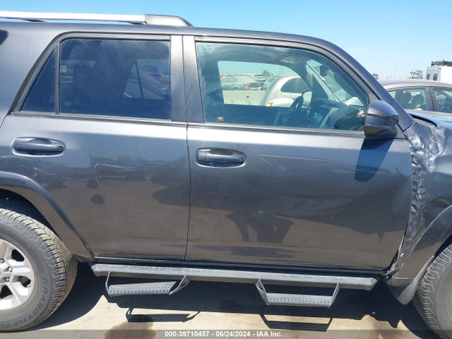 Toyota 4RUNNER SR5 2020 JTEZU5JRXL5225633 Image 13
