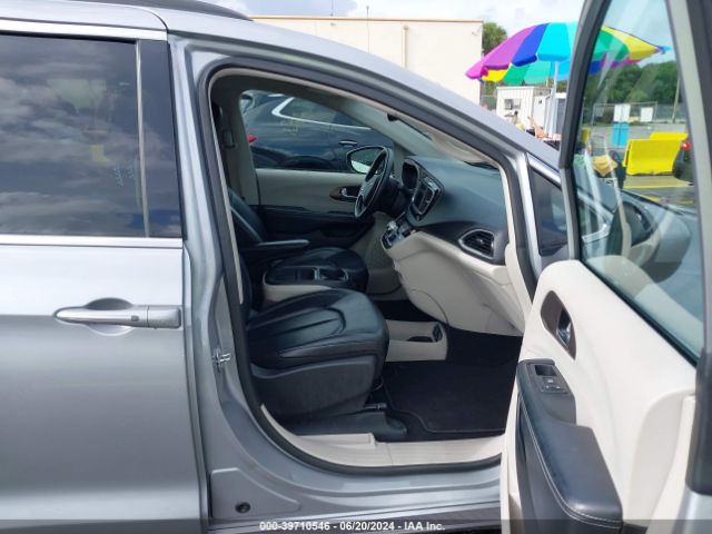 2C4RC1DG7MR512765 Chrysler Voyager Lxi