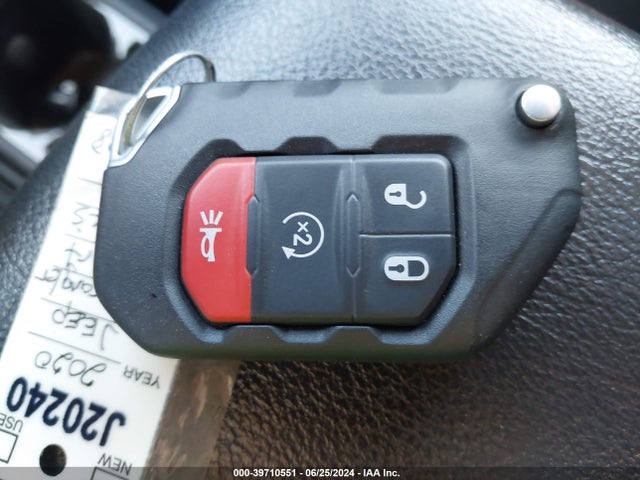 1C4HJXDN7LW152728 Jeep Wrangler Unlimited Sport S 4x4