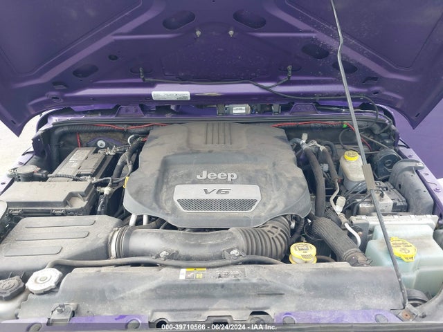 1C4HJWDG9HL735001 Jeep Wrangler Unlimited Sport 4x4