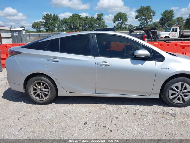 Toyota Prius Two 2018 JTDKBRFU2J3590316 Image 13