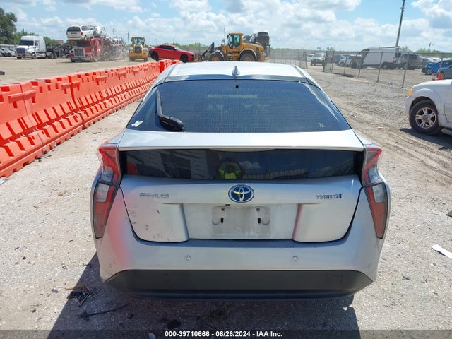 Toyota Prius Two 2018 JTDKBRFU2J3590316 Image 16