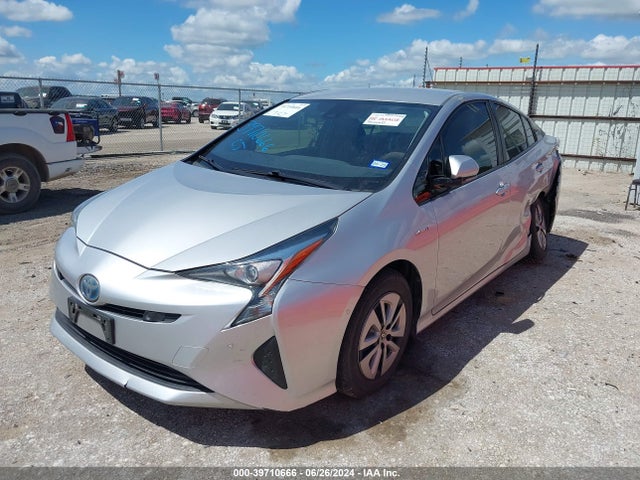 Toyota Prius Two 2018 JTDKBRFU2J3590316 Image 2