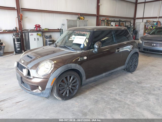 2010 MINI COOPER S WMWMF7C51ATZ70999 Photo 1