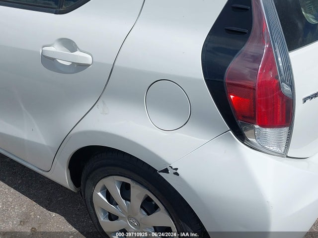 Toyota Prius C Two 2015 JTDKDTB30F1091036 Image 6