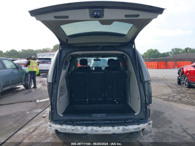 2C4RC1BG5GR300180 Chrysler Town & Country Touring