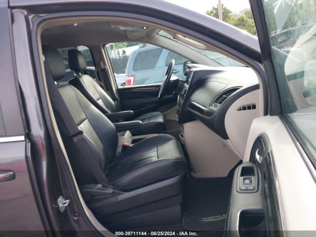 2C4RC1BG5GR300180 Chrysler Town & Country Touring