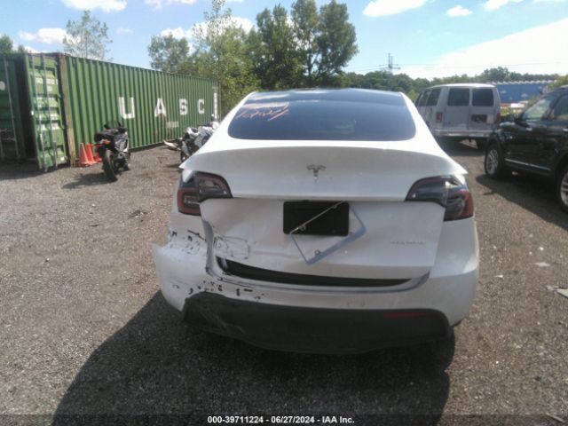 7SAYGAEE3NF381136 Tesla Model Y Long Range Dual Motor All-wheel Drive