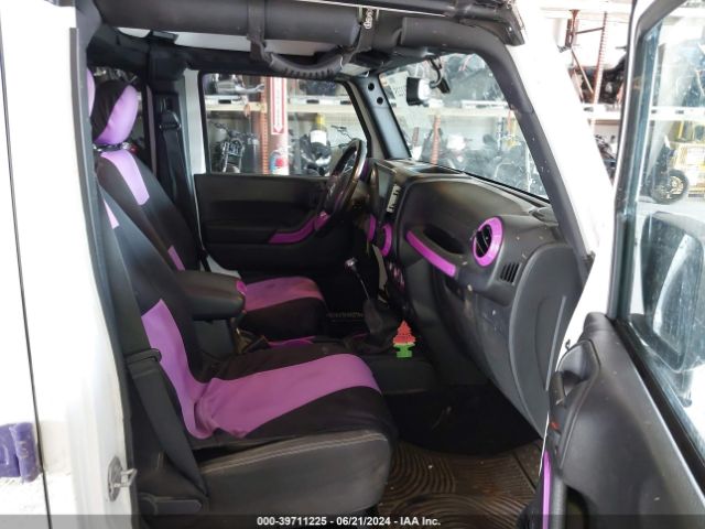 1C4BJWEG3GL163667 Jeep Wrangler Unlimited Sahara