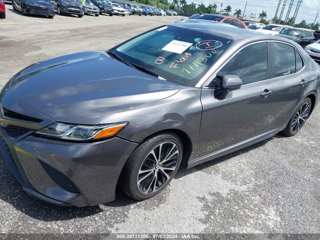 Toyota CAMRY SE 2018 4T1B11HK2JU101046 Image 2