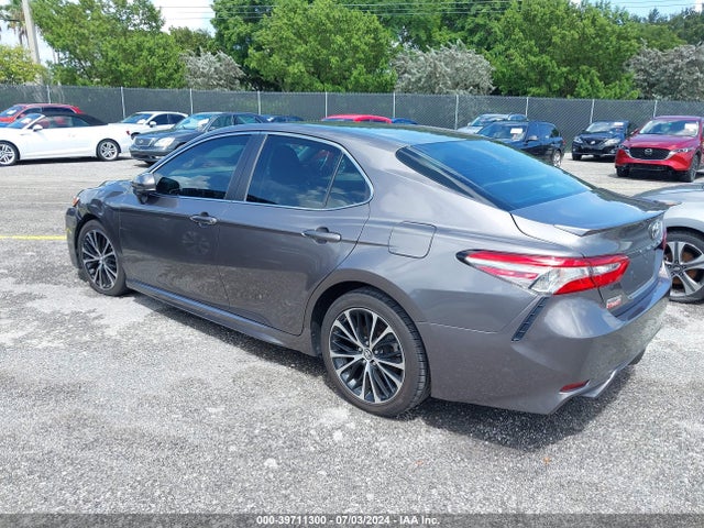 Toyota CAMRY SE 2018 4T1B11HK2JU101046 Image 3