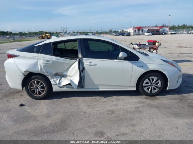 JTDKARFU7J3546380 Toyota Prius Four