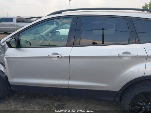 1FMCU9GD2KUA97370 Ford ESCAPE SE