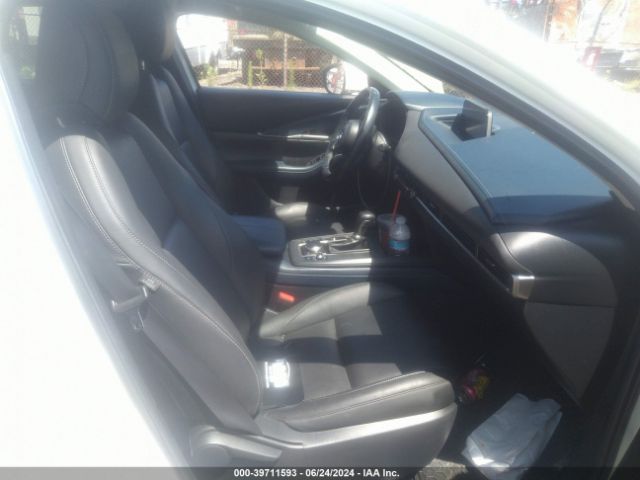 3MVDMBBL6MM215666 Mazda Cx-30 Select