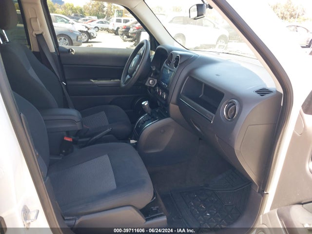 1C4NJPBA0FD371890 Jeep Patriot Altitude Edition